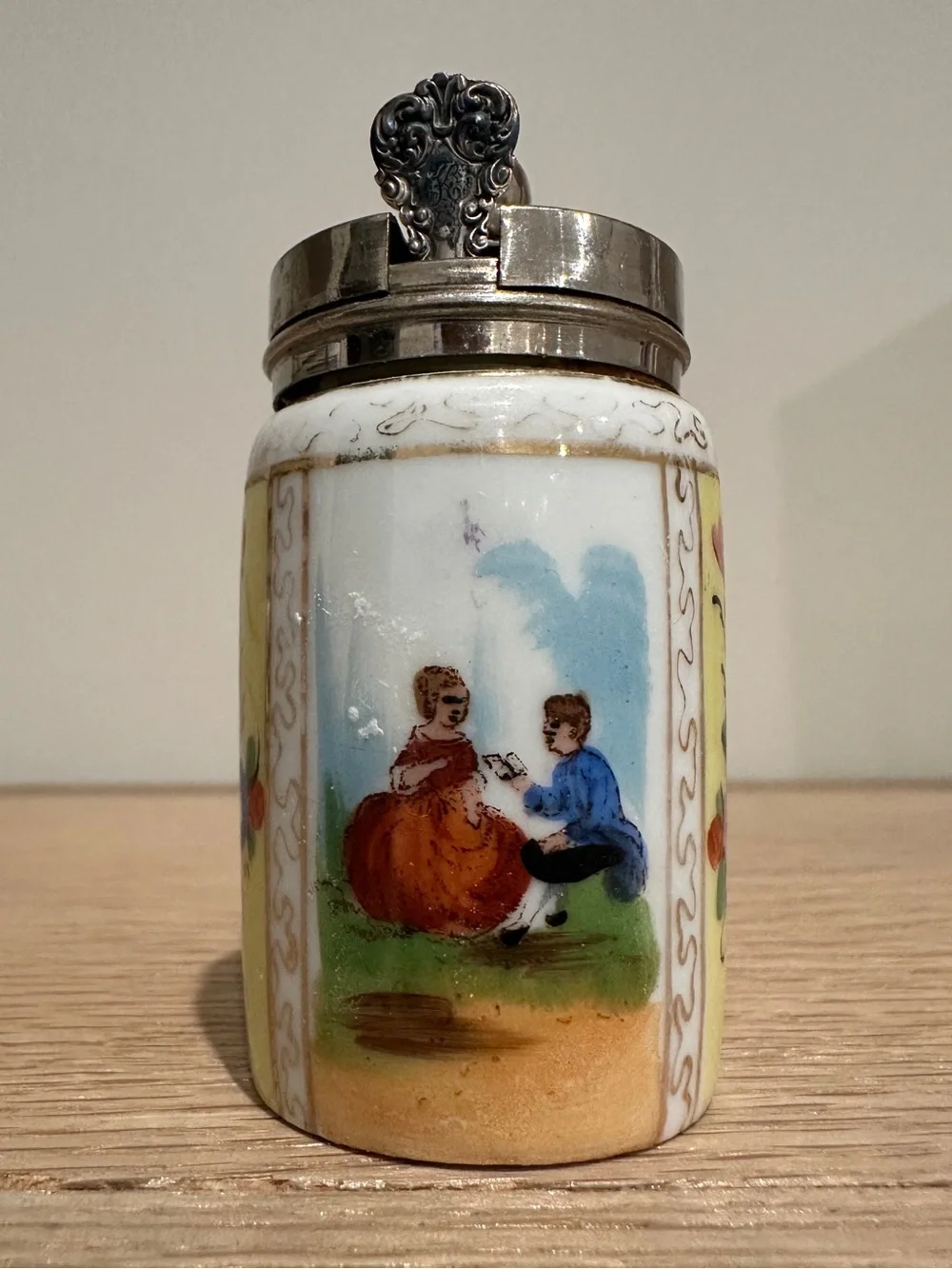 N/A charming porcelain